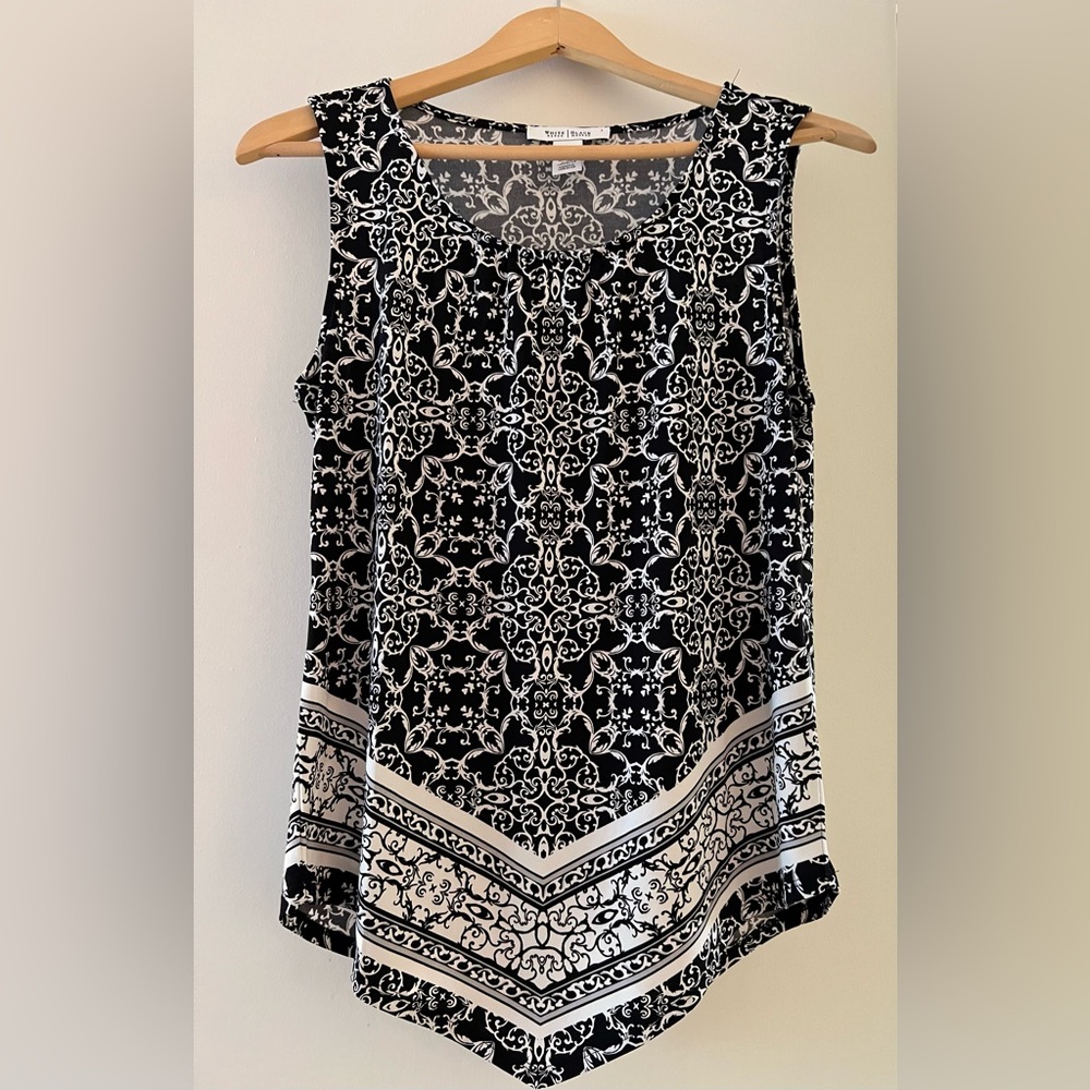 Elegant Black and White Patterned Women's Top